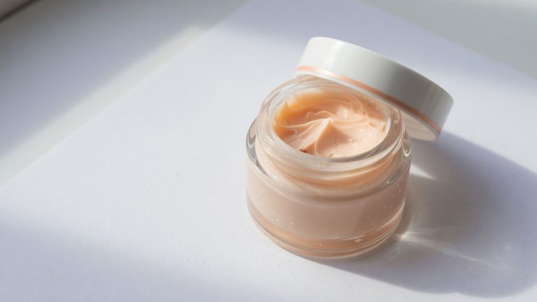 Crèmes anti-âge pour rides et fermeté