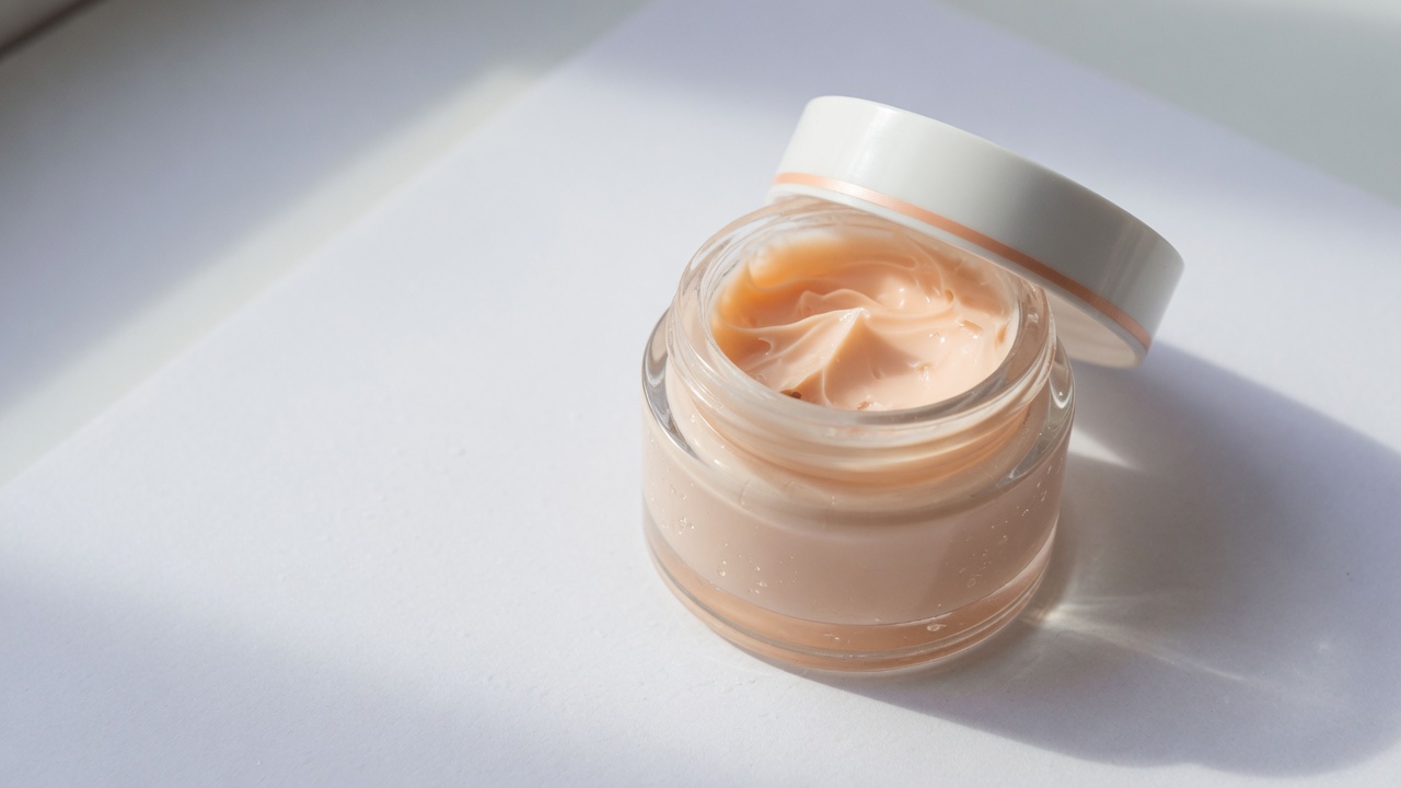 Crèmes anti-âge pour rides et fermeté