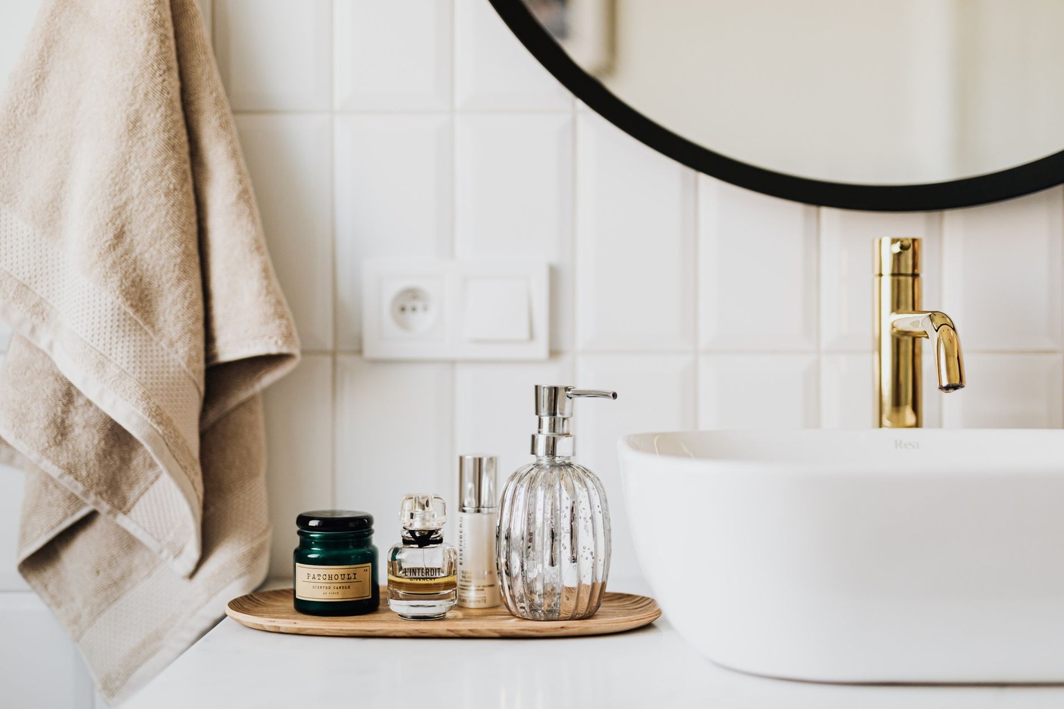 Comment adapter sa routine en cas de peau réactive ou sensible