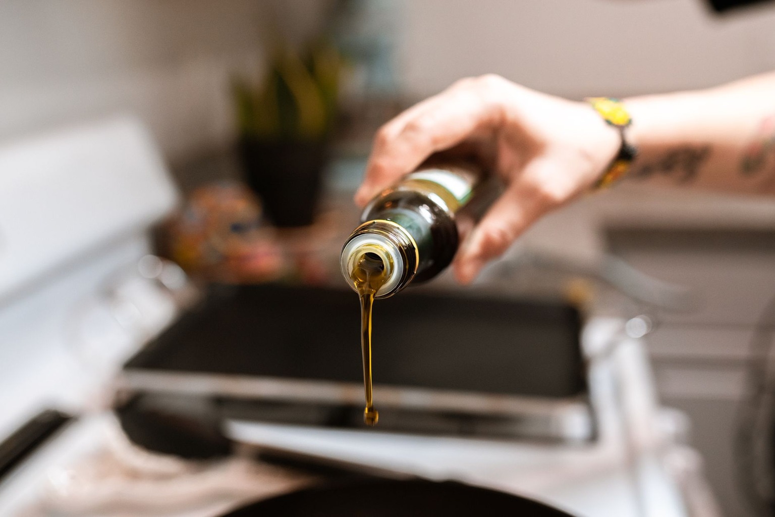 Comment choisir ses huiles végétales pour une peau mature : guide 2026 — Critères de traçabilité et d'authenticité des h Comment choisir ses huiles végétales pour une peau mature : guide 2026 — Critères de traçabilité et d'authenticité des h