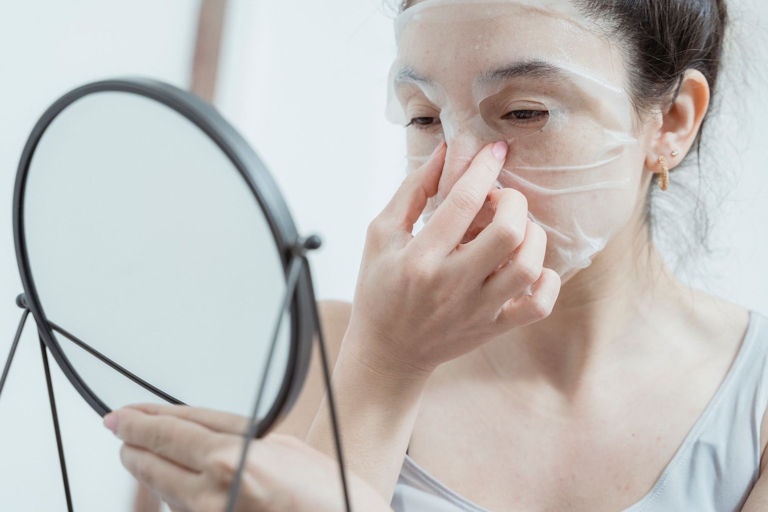 Les rituels japonais pour une peau de porcelaine : secrets des dermatos — Les masques en tissu : fréquence et compositio Les rituels japonais pour une peau de porcelaine : secrets des dermatos — Les masques en tissu : fréquence et compositio
